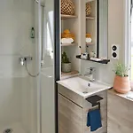 Κάμπινγκ Frantheor Saint-raphael 4 Etoiles 4*